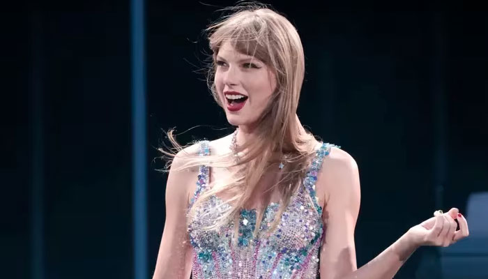 Taylor Swift marks important reminder for Swifties on internet