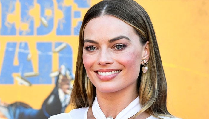 Margot Robbie flaunts new look for upcoming film