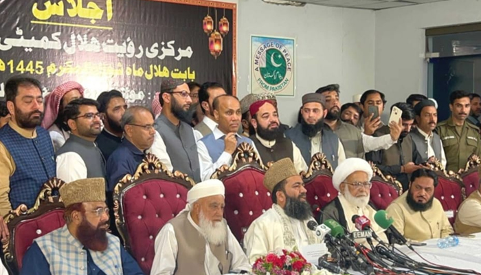 Central Ruet-e-Hilal Committee Chairman Maulana Abdul Khabir Azad is addressing the press conference in Islamabad following a meeting in Islamabad on April 9, 2024. — APP