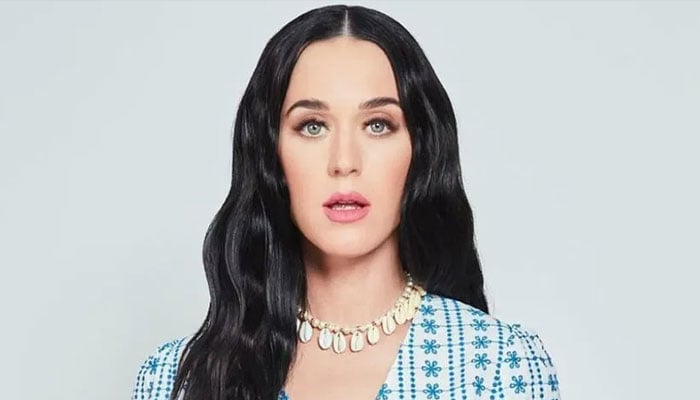 Katy Perry avoids the oops moment during the last episode of American Idols
