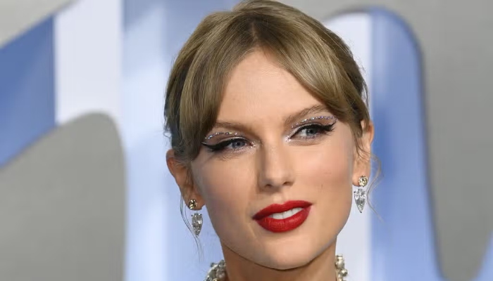 Photo: Taylor Swifts BFF praises her strength amid TPTD album release