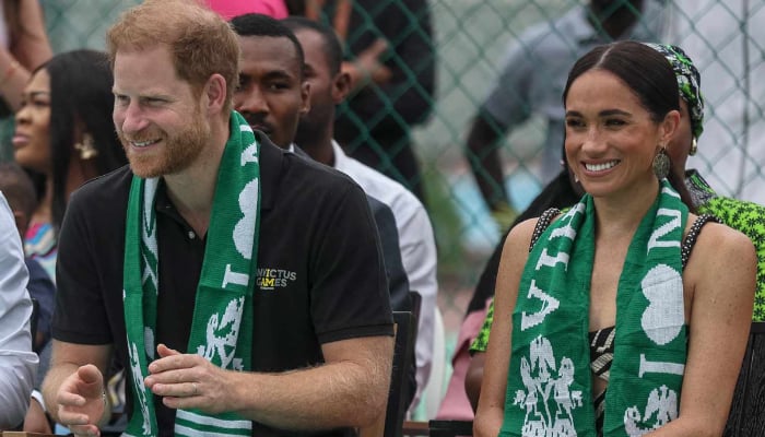 Prince Harry, Meghan Markle show 'royal performance' on trip to Nigeria