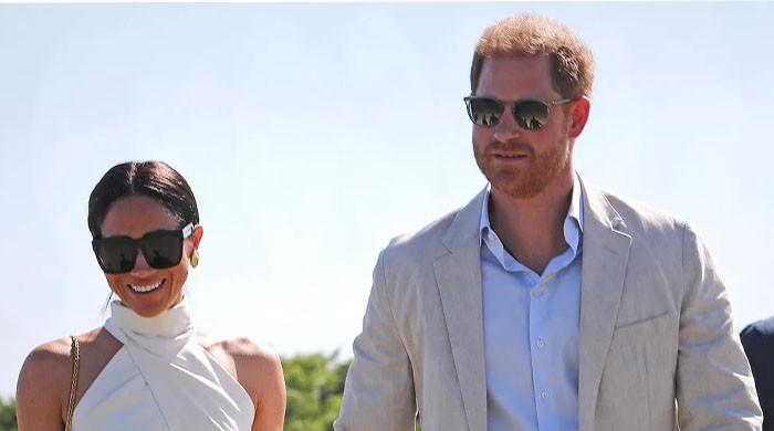 Prince Harry’s protective gesture toward Meghan Markle on Nigeria trip