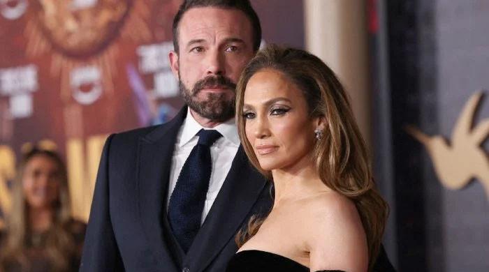 Ben Affleck shows ‘exasperation’ on outing with Jennifer Lopez amid divorce rumors