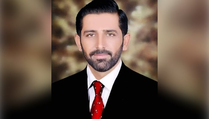 Journalist Nasrullah Gadani, who succumbed fatal attack, laid to rest