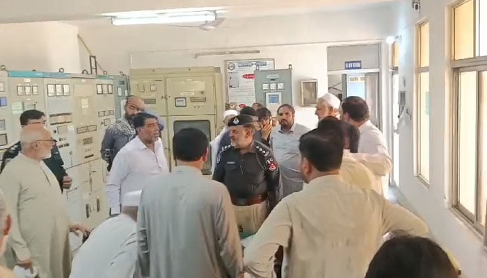 Angry citizens restore power after storming grid station in Peshawar