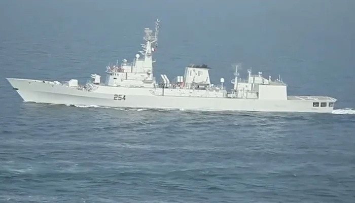 Pakistan Navy foils drug smuggling bid in Arabian Sea