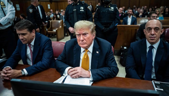 Donald Trump rompe il silenzio durante le deliberazioni della giuria