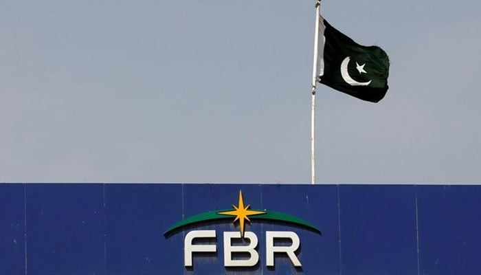 FBR to probe officers engaging in fist fight over share in tax refund cut