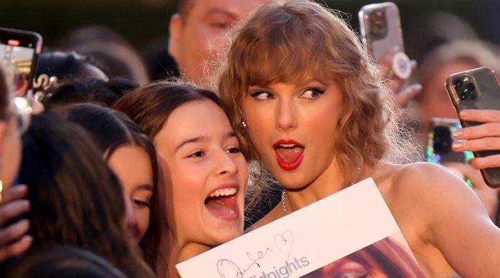 Fan over the moon after Taylor Swift visit