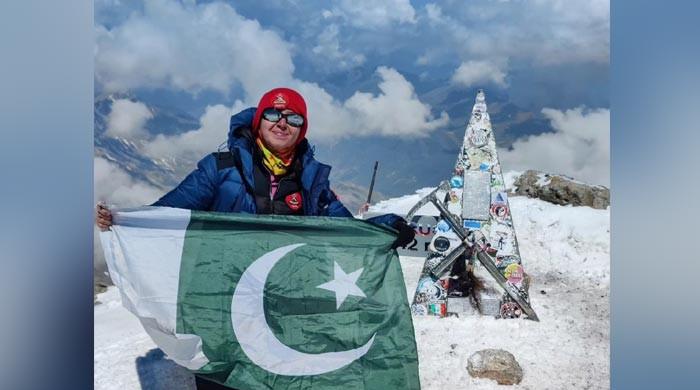 Samar Khan becomes first Pakistani woman to snowboard Europe’s highest peak mharis