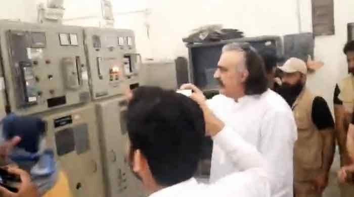 CM Gandapur raids DI grid station, restores power as load-shedding dispute escalates – M Haris