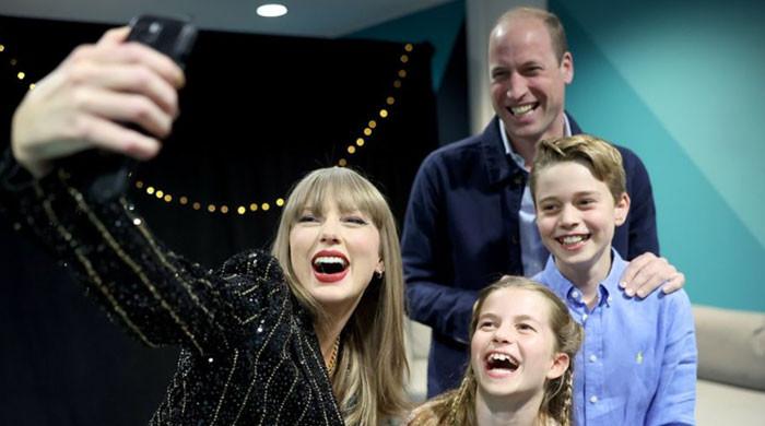 Why Taylor Swift made Prince William ‘bend the knee’ for her, experts reveal