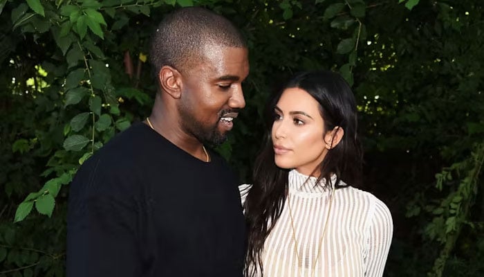 Kanye West knocks on Kim Kardashian door for help