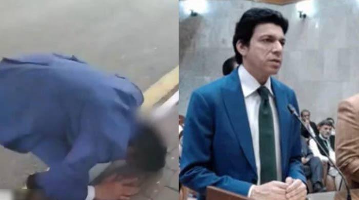 Faisal Vawda prostrates in ‘gratitude’ after top court accepts apology – M Haris