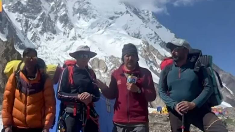 Mountaineers set to accend to Camp-1 speak to Geo News on July 4, 2024. — Screengrab/GeoNews