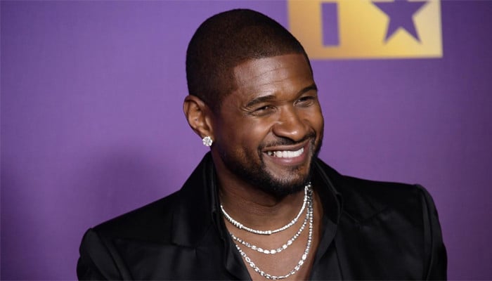 Usher performs puts up an incredible show for fans at Essence Fest