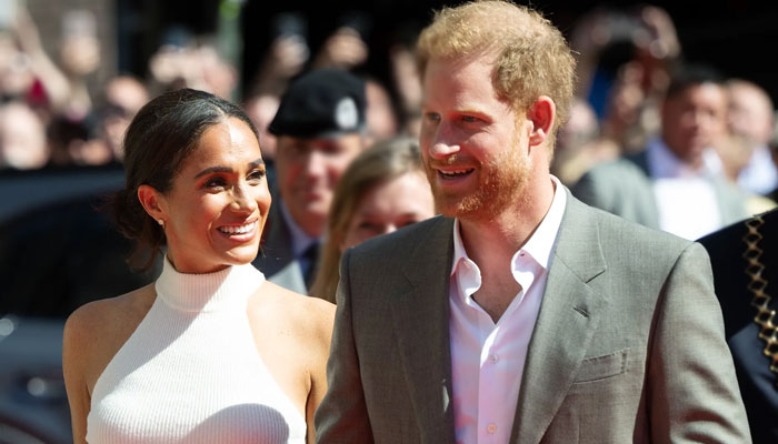 Prince Harry makes shocking move, asks Meghan Markle to apologise to Royals