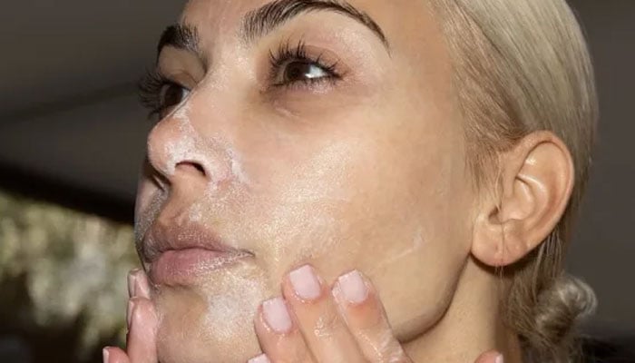 Kim Kardashian goes to extreme lengths to look younger