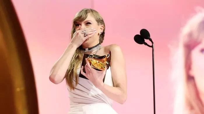 Taylor Swift experiences technical glitch during Milan Eras tour