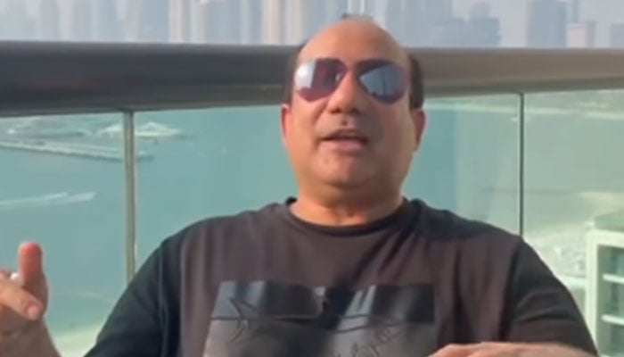 A screengrab showing singer Rahat Fateh Ali Khan addressing his fans after his release in Dubai. — Instagram/@officialrfakworld