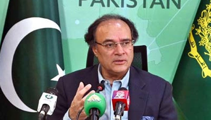 Federal Minister for Finance and Revenue Senator Muhammad Aurangzeb addresses a press conference at PTV Headquarters in Islamabad on July 28, 2024. — APP