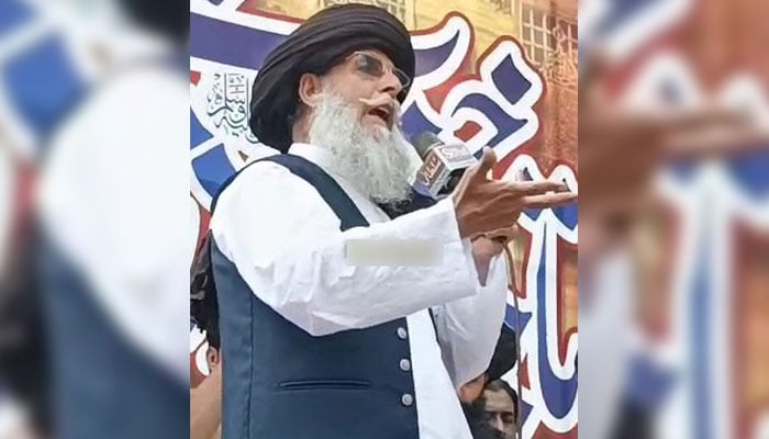 Tehreek-e-Labbaik Pakistan (TLP) Vice Emir Pir Zaheerul Hasan Shah speaks at a protest rally outside Lahore Press Club on July 28, 2024. — Reporter