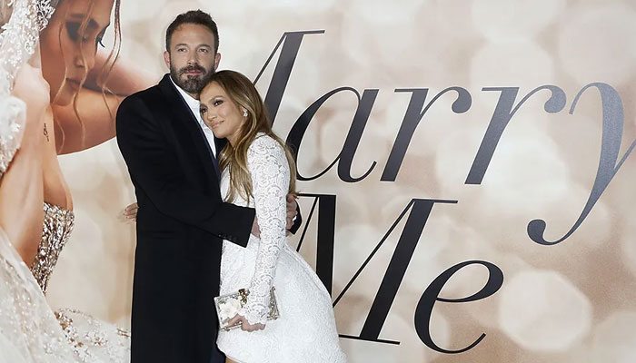 Jennifer Lopez, Ben Afflecks whirlwind love story ends as divorce documents finalized