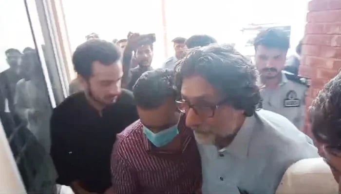 PTI Information Secretary Raoof Hasan arrives at the court to appear before a judge in Islamabad, on July 25, 2024. — Geo News