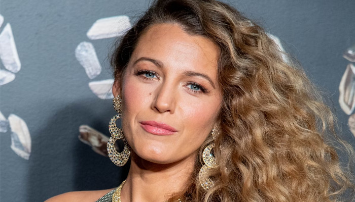 Blake Lively drew the crowd by her sense of style in NYC