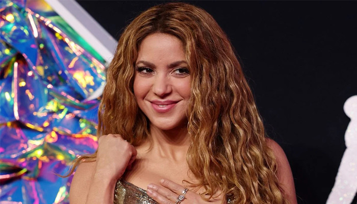 Shakira returns to recording studio with one of her fav people