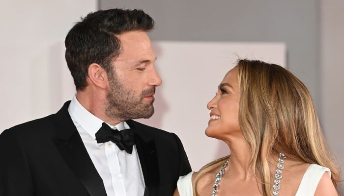 Photo: Jennifer Lopez desperate for Ben Afflecks attention: Report