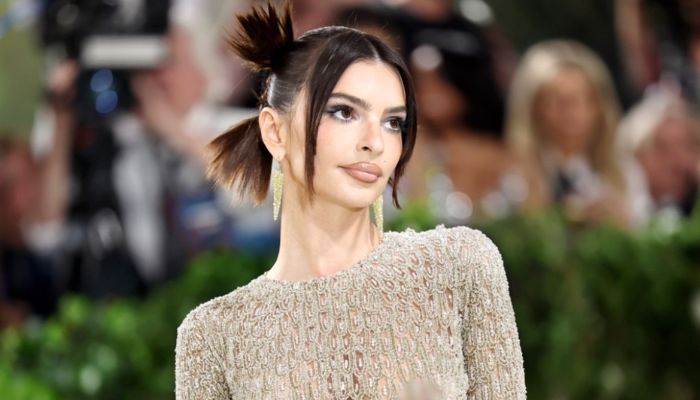 Emily Ratajkowski ditches iconic divorce ring for simpler style