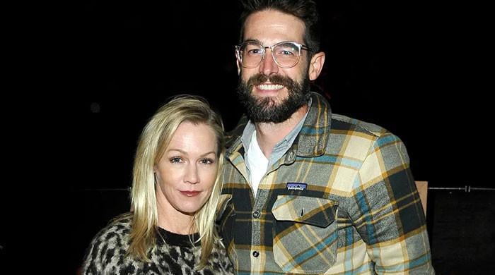 Jennie Garth marks 9th wedding anniversary with husband Dave Abrams