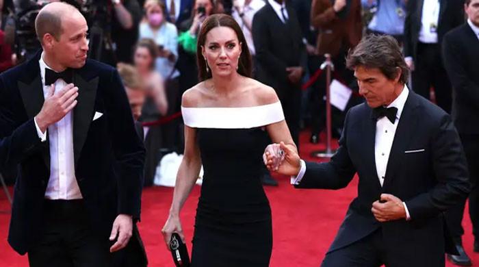 Tom Cruise follows in Prince William, Kate Middleton footsteps