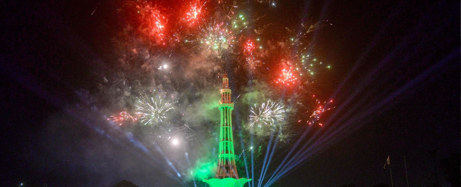 Tremendous firework show at the Minar-e-Pakistan, where the Pakistan Resolution was passed, on the occasion of the Independence Day of Pakistan on August 14, 2024 in Lahore, Punjab, Pakistan. — AFP