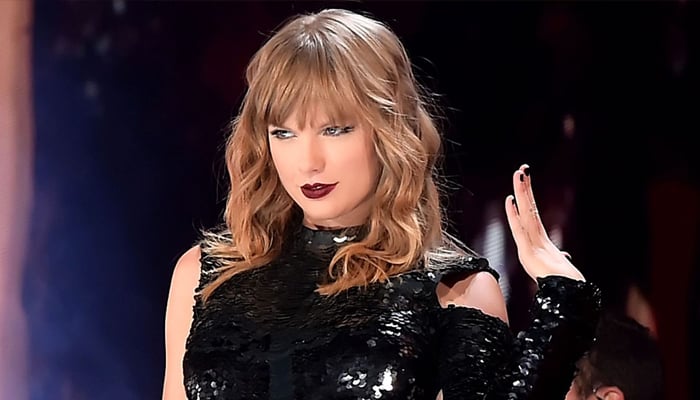 Taylor Swift hints at Reputation (Taylors Version) release?