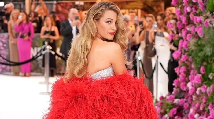 Blake Lively's reaction to a fan's friendship bracelet goes viral