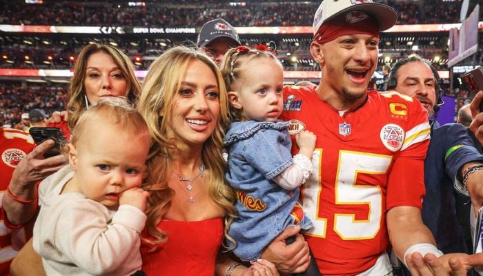 Pregnant Brittany Mahomes shows off matching gear with Patrick at NFL game