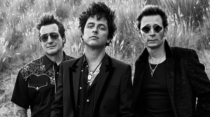 Green Day gives fans “the time of their lives” despite a storm during the concert