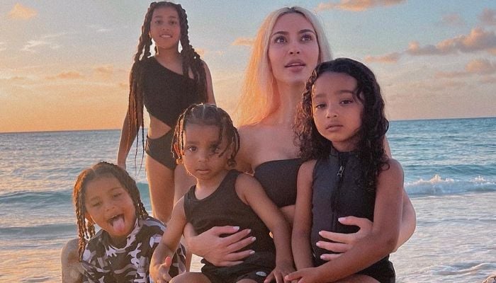 Kim Kardashians daughter Chicago stuns fans in sweet family photo