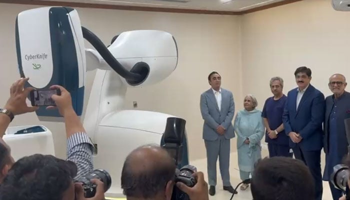 Pakistan Peoples Party (PPP) Chairman Bilawal Bhutto-Zardari pictured after he inaugurated the latest CyberKnife facility at the Jinnah Postgraduate Medical Centre (JPMC), Karachi on August 19, 2024. — Geo News/Screengrab