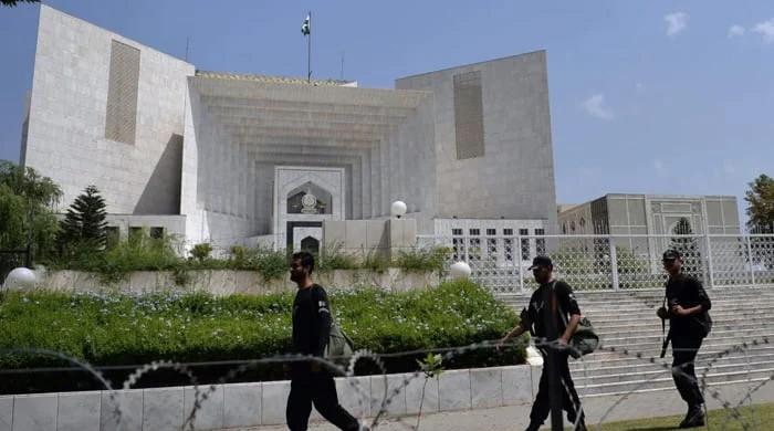 SC directs IHC to stay proceedings until further notice