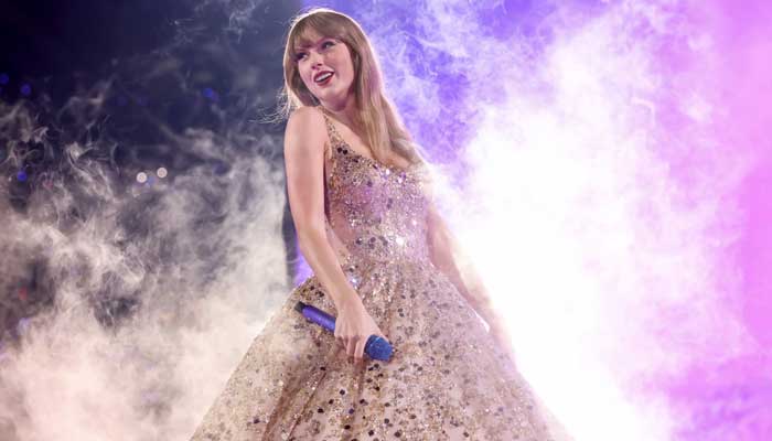 Taylor Swifts London stage turns into engagement venue as couple exchanges rings