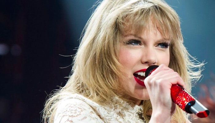 Taylor Swift faces multiple errors during Eras Tour performance in London