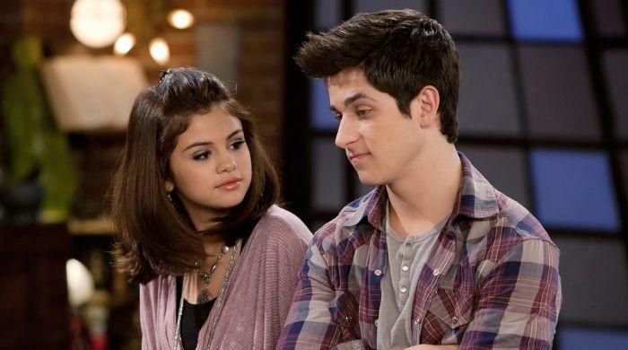 David Henrie on filming “Wizards Beyond Waverly Place” with Selena Gomez