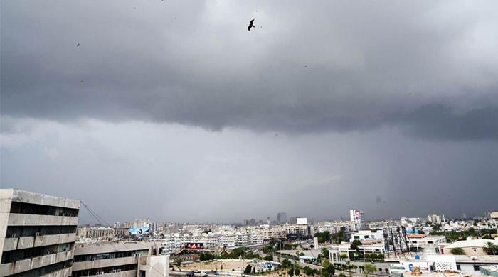 Humid weather grips Karachi with chance of partly cloudy skies Dtrends