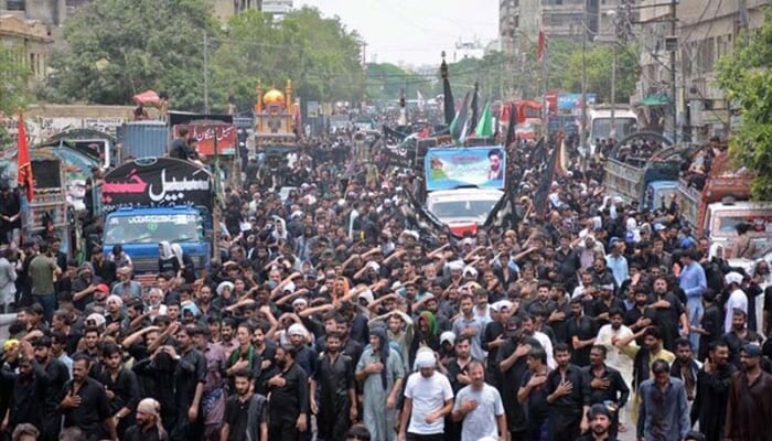 Large number of mourners attending the Ashura procession on 10th of Muharram-ul-Haram at Empress Market, Saddar, Karachi, July 17, 2024. — APP