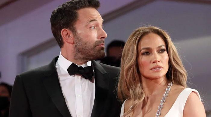 Ben Affleck keeps Jennifer Lopez kids at arm's length?