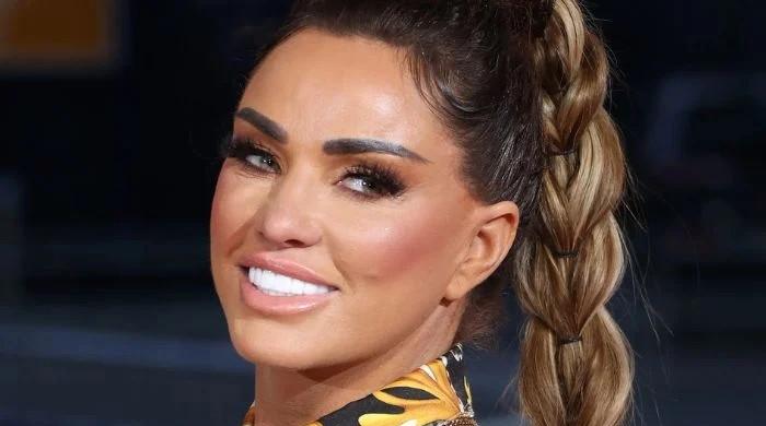 Katie Price sends her fans into ecstasy with a singing attempt in a Manchester club